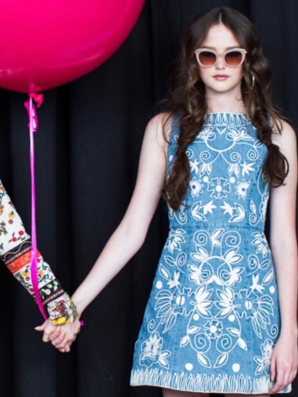 Alice + Olivia  Lindsey Embroidered Cotton Chambray Dress Size 2